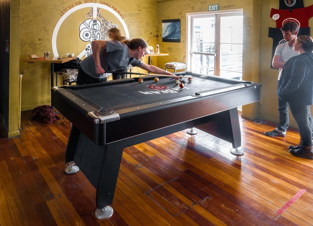 Crash Palace Backpackers Rotorua Ngoại thất bức ảnh