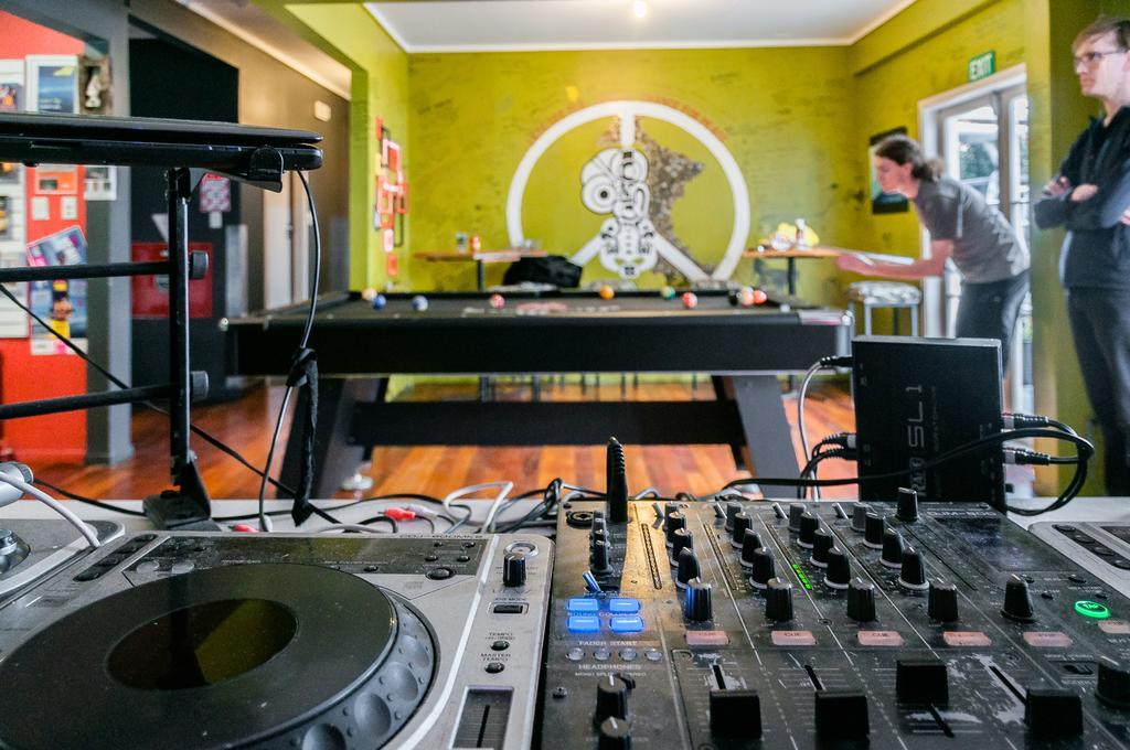 Crash Palace Backpackers Rotorua Ngoại thất bức ảnh