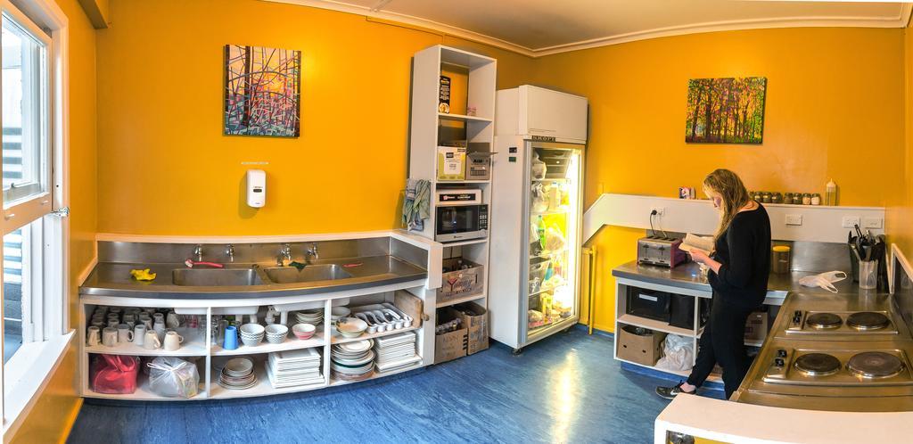 Crash Palace Backpackers Rotorua Ngoại thất bức ảnh