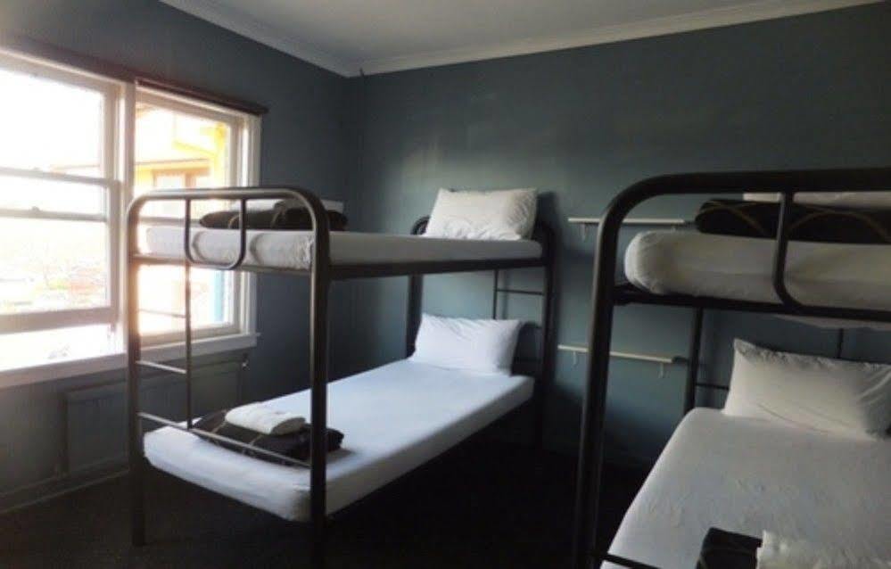 Crash Palace Backpackers Rotorua Ngoại thất bức ảnh